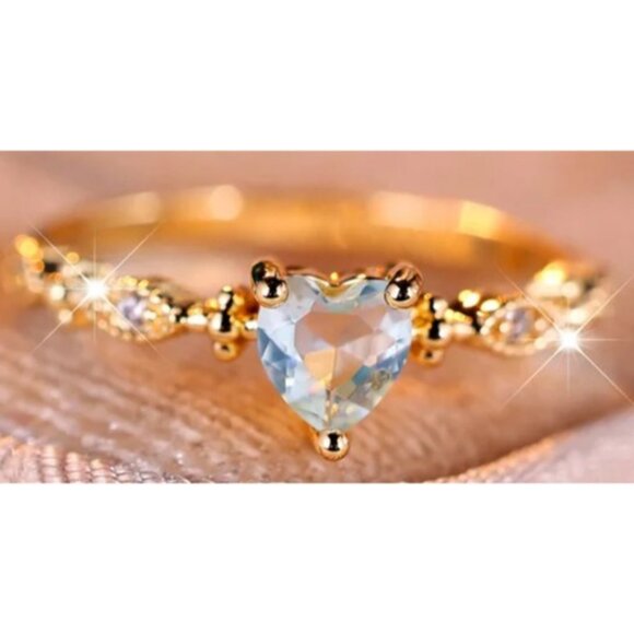 Heart Shape Natural Aquamarine Engagement Ring set in Rose Gold - Picture 3 of 7